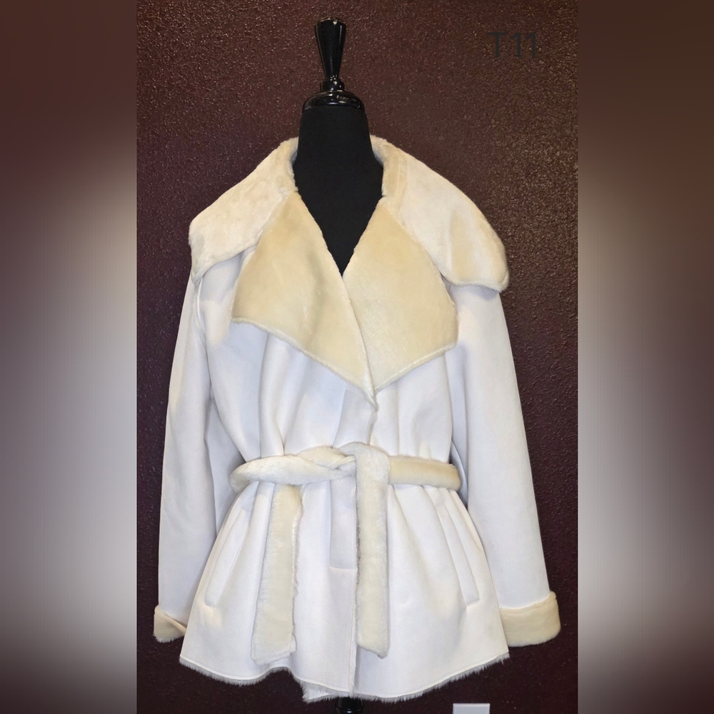 Elegant Cream Leather Women's Coat